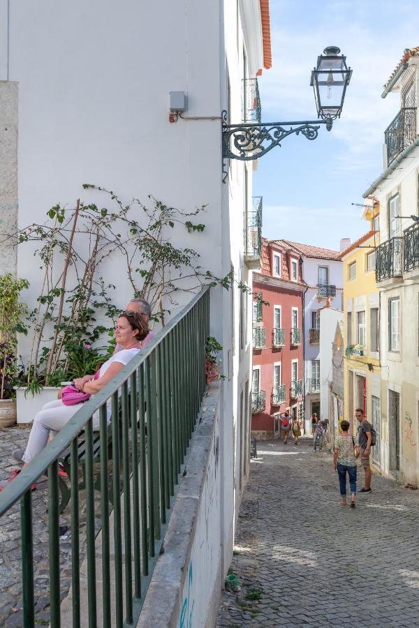 Typical Alfama Apartment, By Timecooler Lisboa Dış mekan fotoğraf